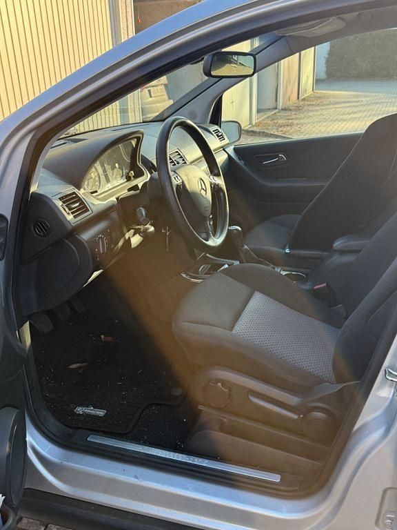 Gebraucht Mercedes A150 95 PS (69 kW) 2008 Silber Limousine