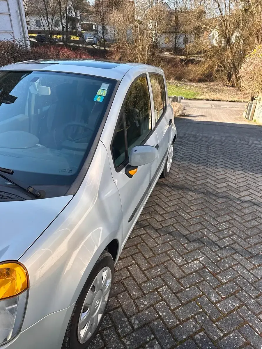 Gebraucht Renault Modus 75 PS (55 kW) 2006 Silber Van / Kleinbus