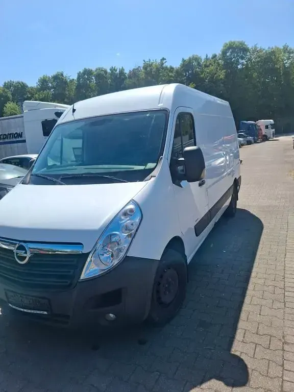 Gebraucht Opel Movano 131 PS (96 kW) 2019 Weiß Van / Kleinbus