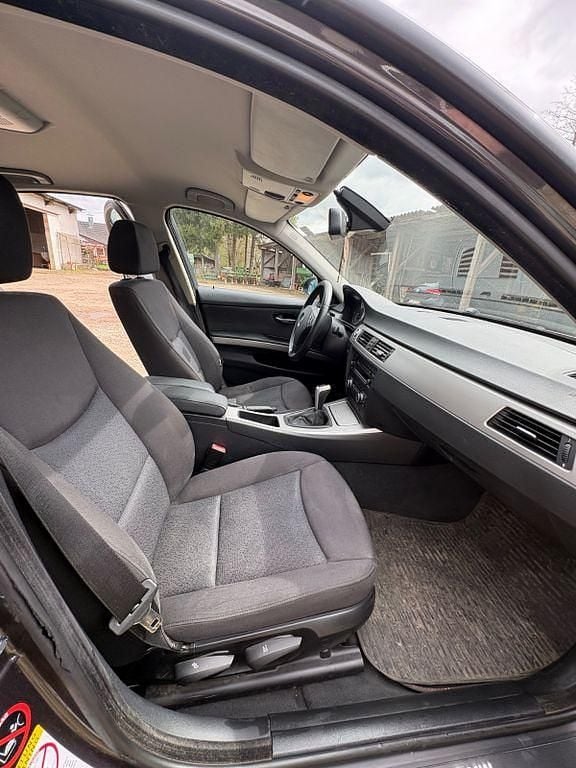 Gebraucht BMW 318 143 PS (105 kW) 2008 Limousine