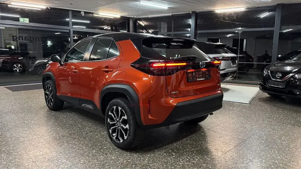 Gebraucht Toyota Yaris Cross 92 PS (67 kW) 2023 Schwarz SUV