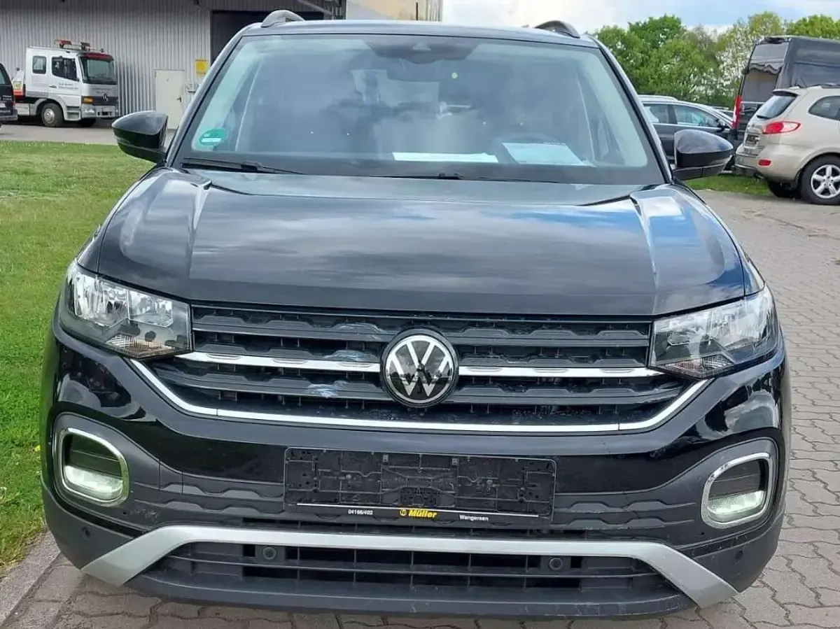 Gebraucht VW T-Cross Move 95 PS (69 kW) 2023 Deep black perleffekt SUV