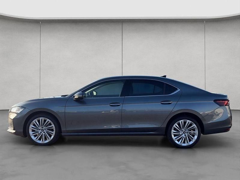 Gebraucht Skoda Superb Selection 150 PS (110 kW) 2025 Grau Limousine