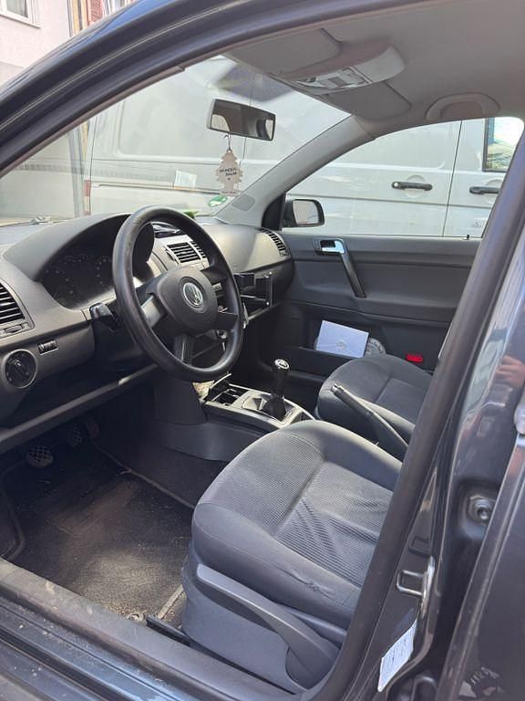 Gebraucht VW Polo 75 PS (55 kW) 2004 Grau Limousine
