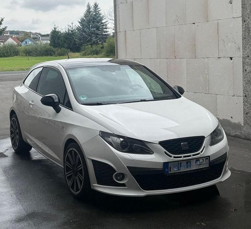 Weiß Gebraucht 2010 Cupra Ibiza Limousine | 4.200 € (Superpreis) - Bild 1/4