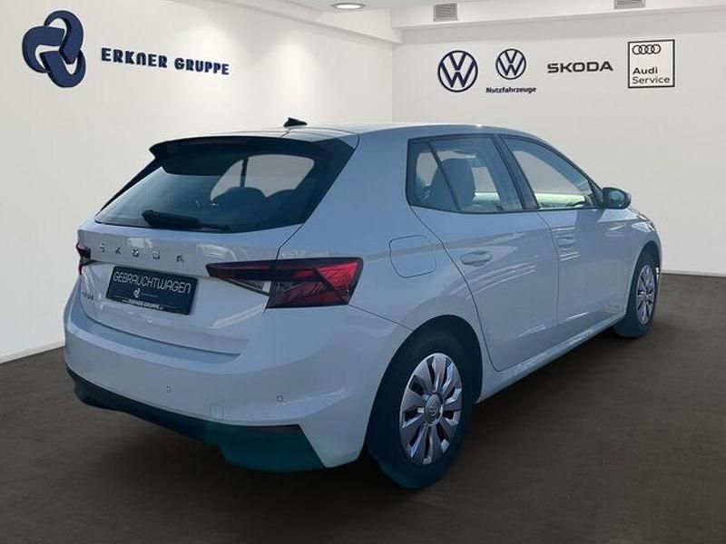 Gebraucht Skoda Fabia Active 80 PS (58 kW) 2022 Candyweiß Limousine