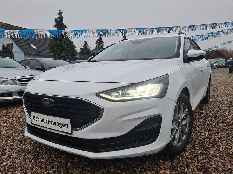Gebraucht Ford Focus Cool & Connect 120 PS (88 kW) 2022 Weiß Limousine