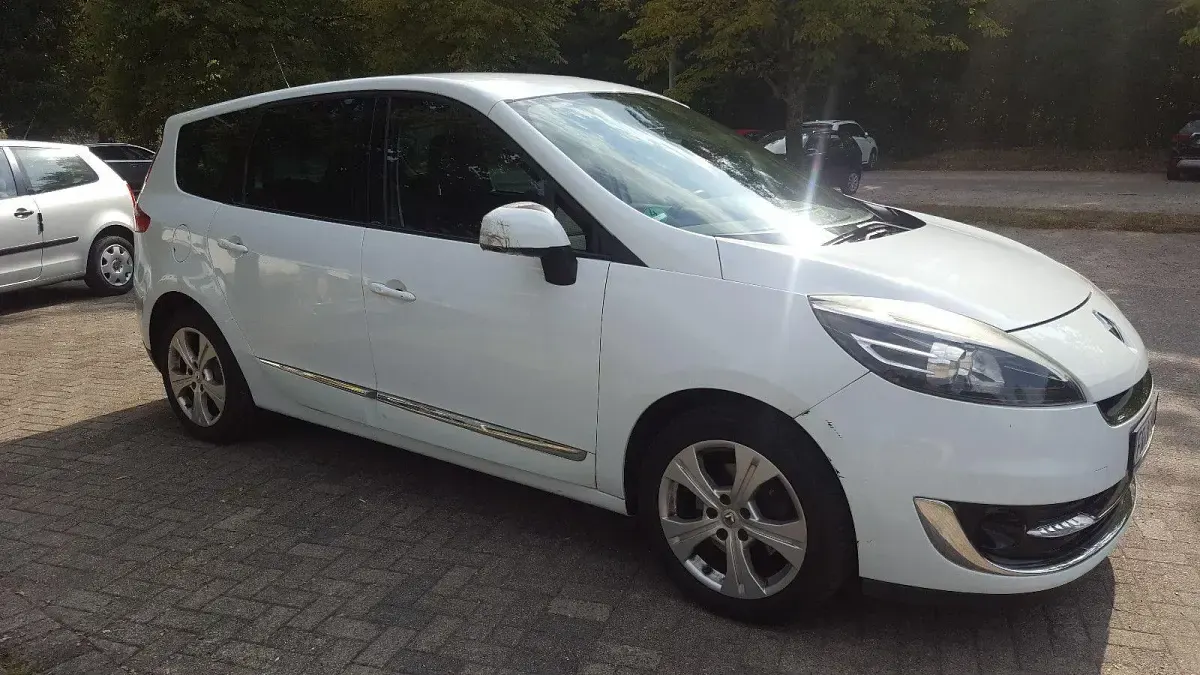 Gebraucht Renault Grand Scénic III 116 PS (85 kW) 2012 Weiß Van / Kleinbus