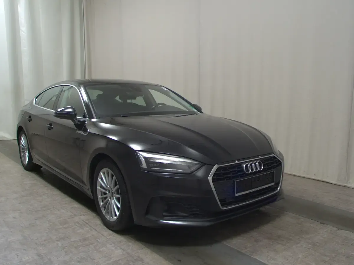 Gebraucht Audi A5 Sportback Basis 163 PS (119 kW) 2021 Schwarz Kleinwagen