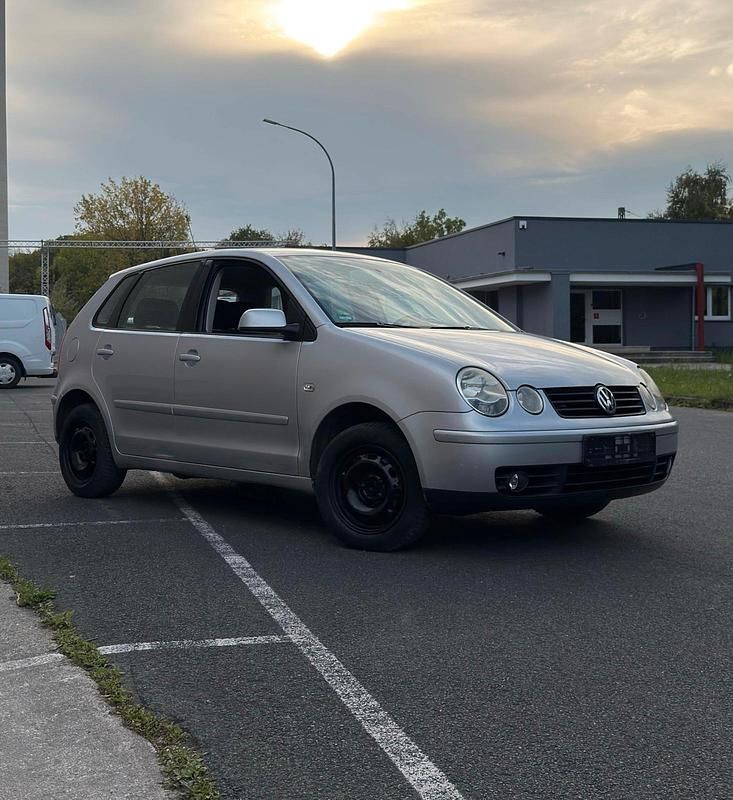 Silber Gebraucht 2003 VW Polo Kleinwagen | 850 € (Guter Preis) - Bild 1/4