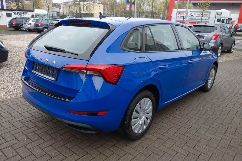 Gebraucht Skoda Scala Cool Plus 95 PS (69 kW) 2021 Blau Kleinwagen