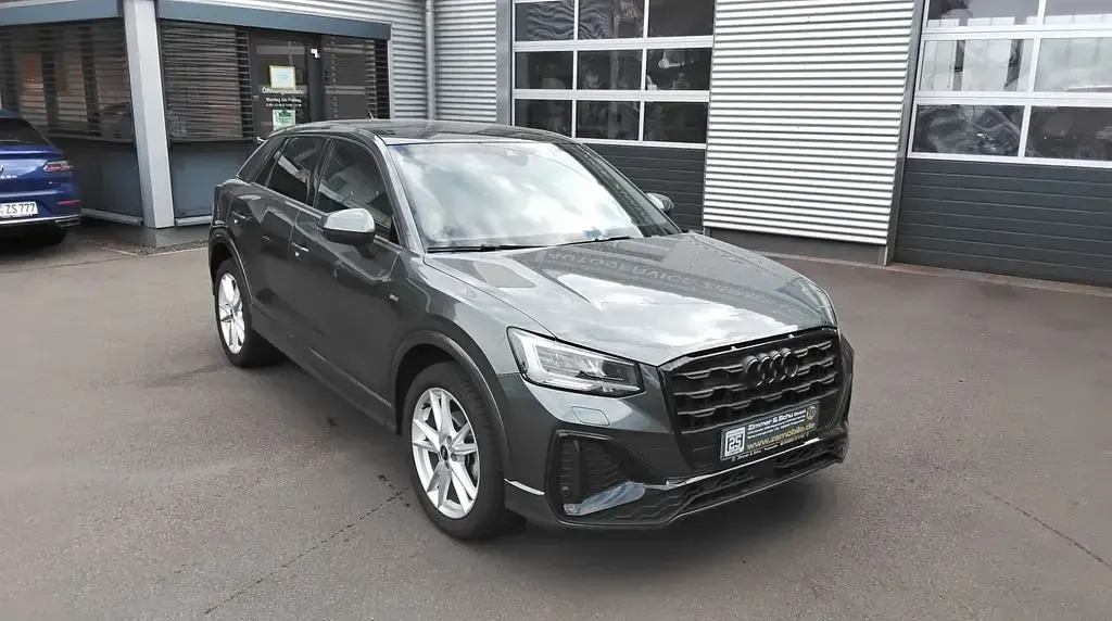 Gebraucht Audi Q2 S-Line 150 PS (110 kW) 2022 Grau SUV
