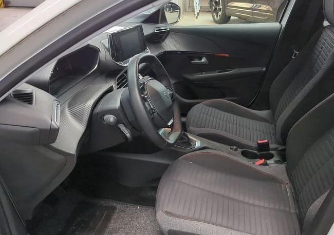 Gebraucht Peugeot 208 Active 102 PS (75 kW) 2020 Lack weiss banquise/typ aussen Kleinwagen