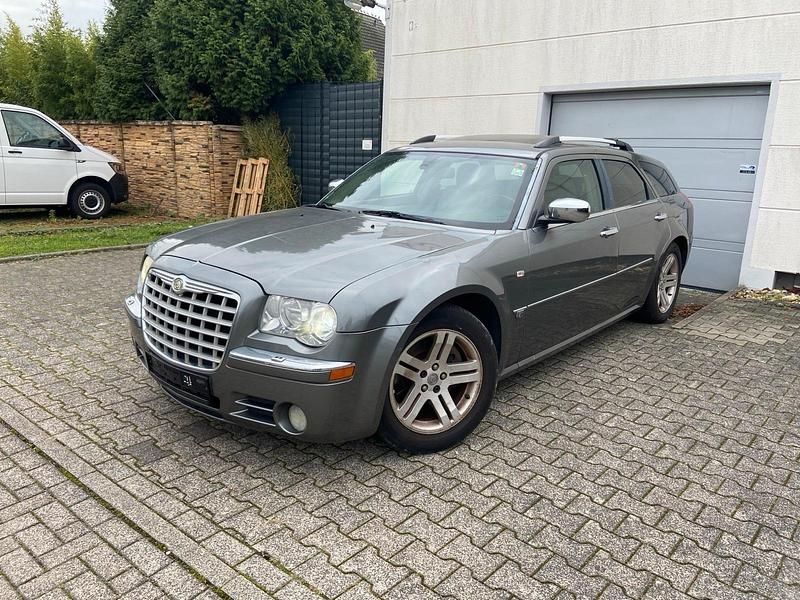 Grau Gebraucht 2006 Chrysler 300C Kombi | 1.300 € (Superpreis) - Bild 1/4