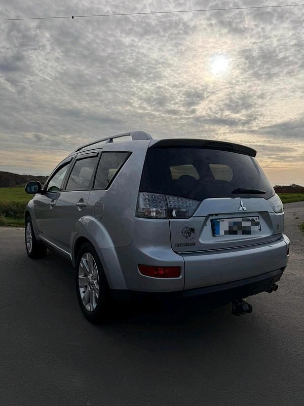 Silber Gebraucht 2008 Mitsubishi Outlander SUV | 3.499 € (Superpreis) - Bild 1/4