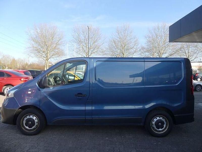 Gebraucht Renault Trafic Komfort 95 PS (69 kW) 2018 Blau Van / Kleinbus