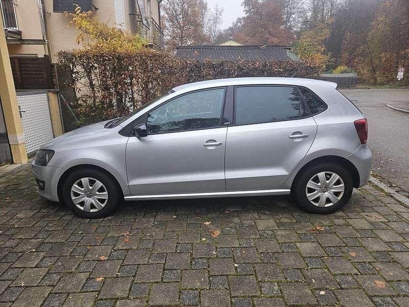 Silber Gebraucht 2011 VW Polo Style Limousine | 3.300 € (Guter Preis) - Bild 1/4