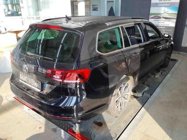 Gebraucht VW Passat Business 150 PS (110 kW) 2023 Deep black perleffekt Kombi