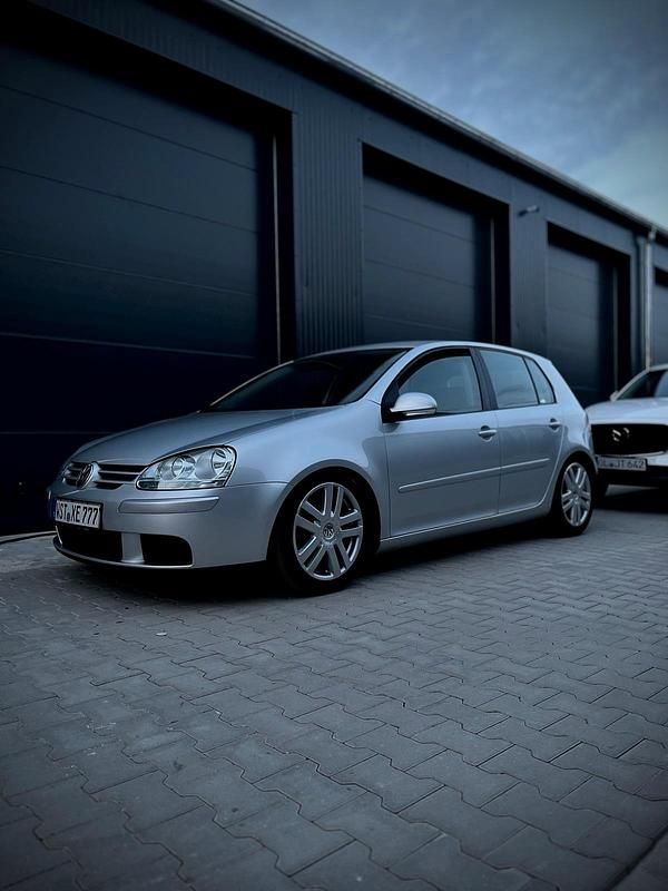 Silber Gebraucht 2005 VW Golf V Kleinwagen | 2.199 € (Fairer Preis) - Bild 1/4
