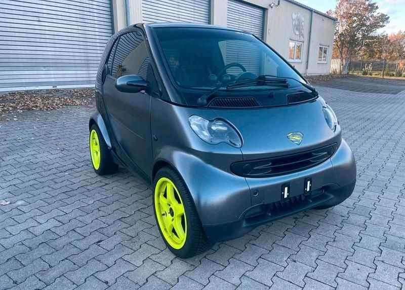 Grau Gebraucht 2004 Smart ForTwo Coupé Coupé | 2.004 € (Fairer Preis) - Bild 1/4