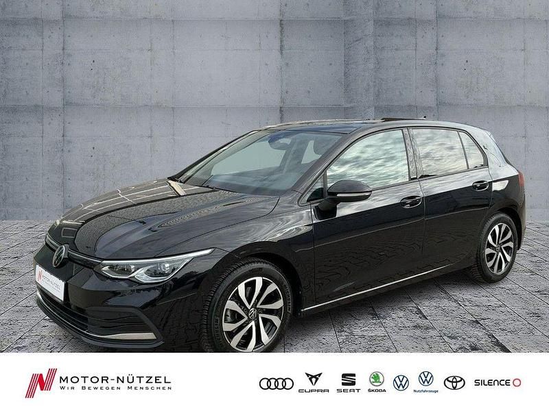 Deep black perleffekt Gebraucht 2022 VW Golf VIII Active Limousine | 27.230 € (Etwas zu teuer) - Bild 1/4