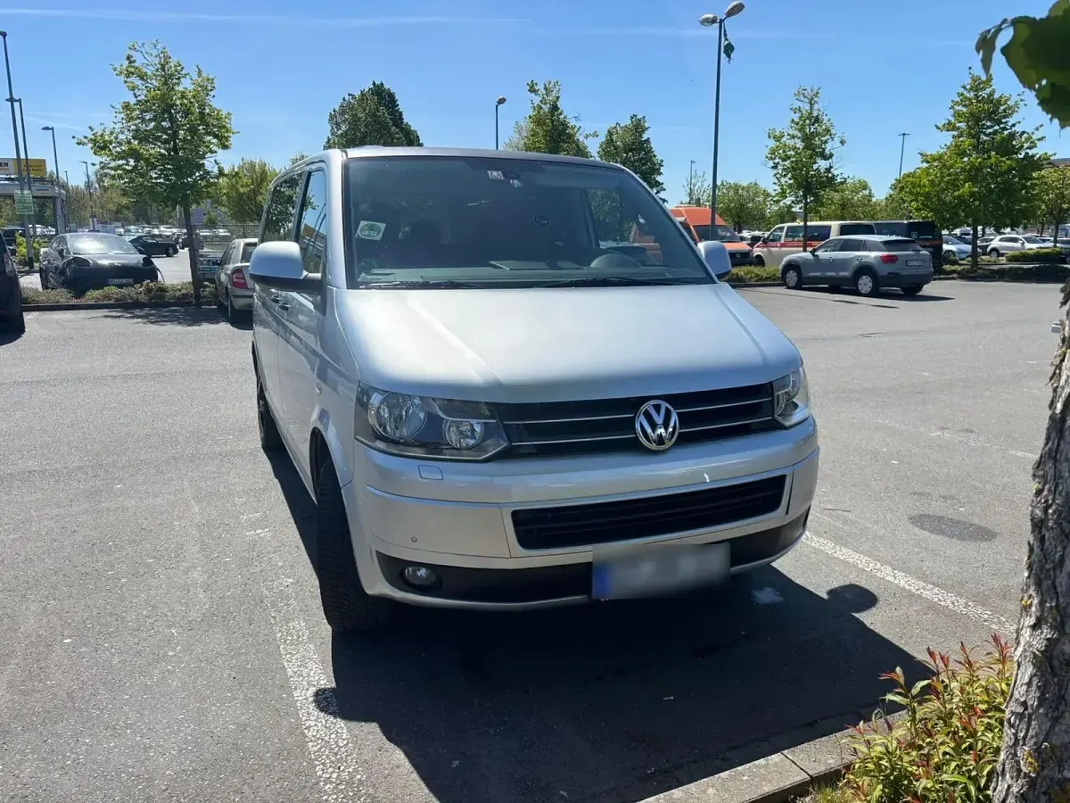 Używany VW Multivan 132 KM (97 kW) 2011 Srebrny Minivan
