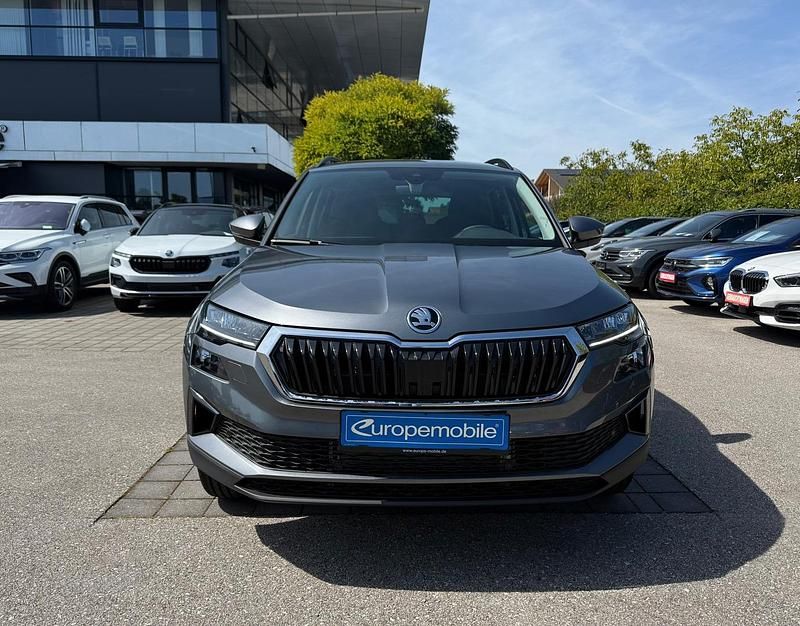 Neu Skoda Karoq Selection 150 PS (110 kW) 2025 Graphitegrau metallic/grau SUV