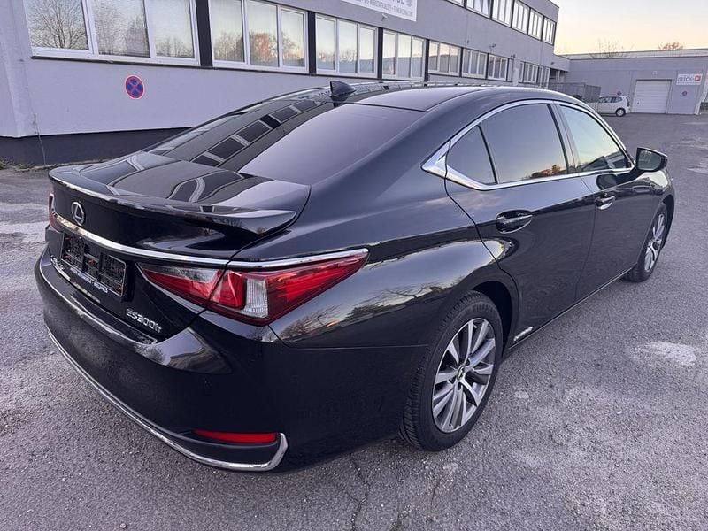 Gebraucht Lexus ES300H 178 PS (130 kW) 2021 Schwarz Limousine