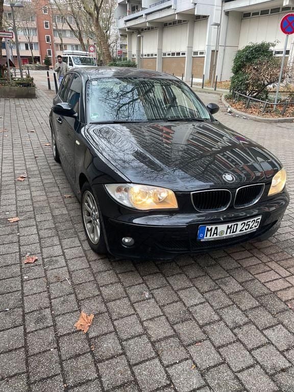 Gebraucht BMW 118 143 PS (105 kW) 2006 Schwarz Kleinwagen