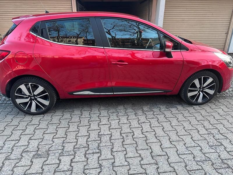 Gebraucht Renault Clio IV Intens 90 PS (66 kW) 2016 Rot Limousine