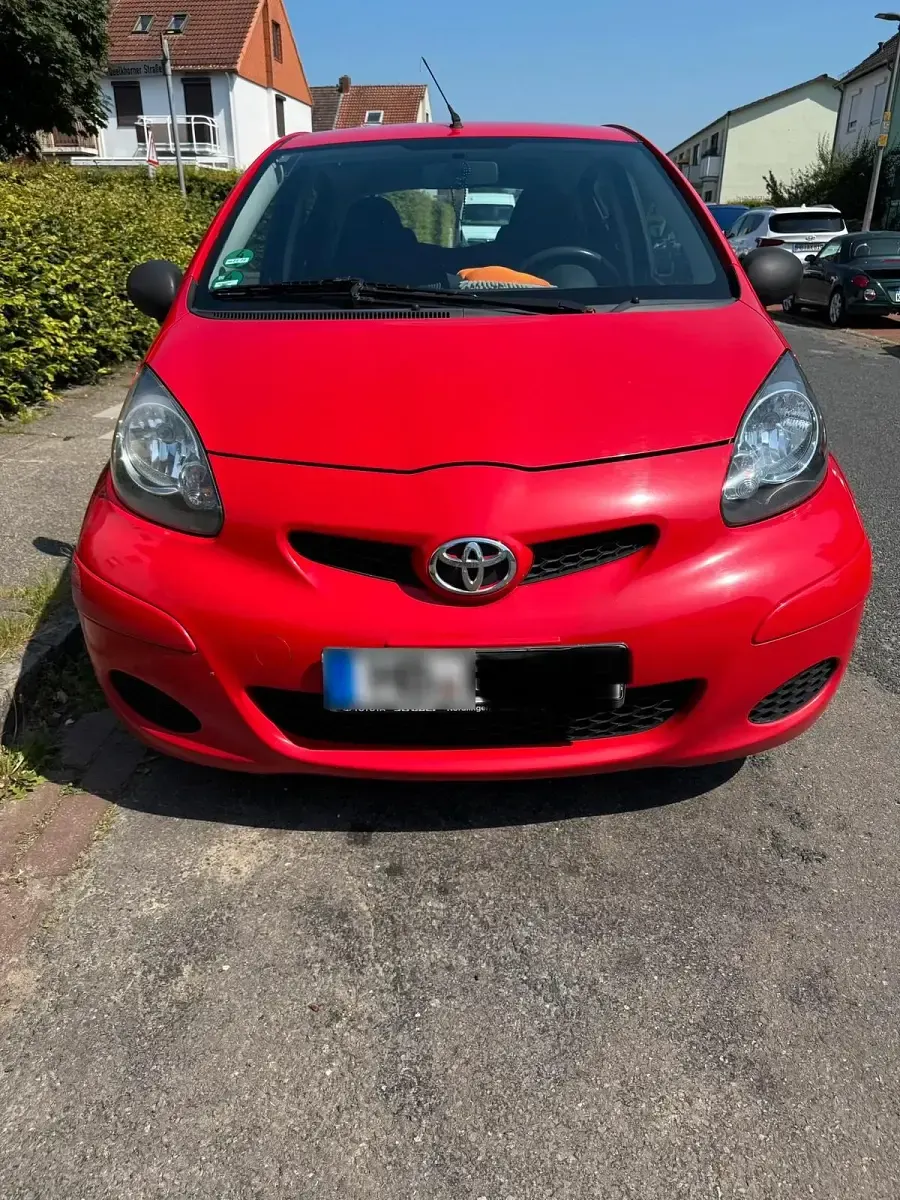 Gebraucht Toyota Aygo 68 PS (50 kW) 2009 Rot Kleinwagen