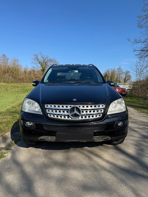 Gebraucht Mercedes ML320 224 PS (164 kW) 2006 Schwarz SUV