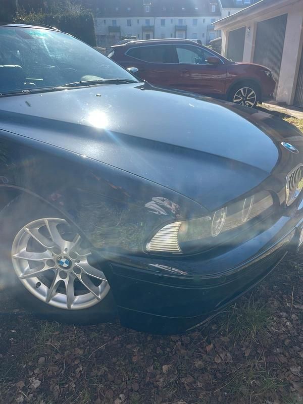 Gebraucht BMW 530 193 PS (141 kW) 2002 Schwarz Kombi