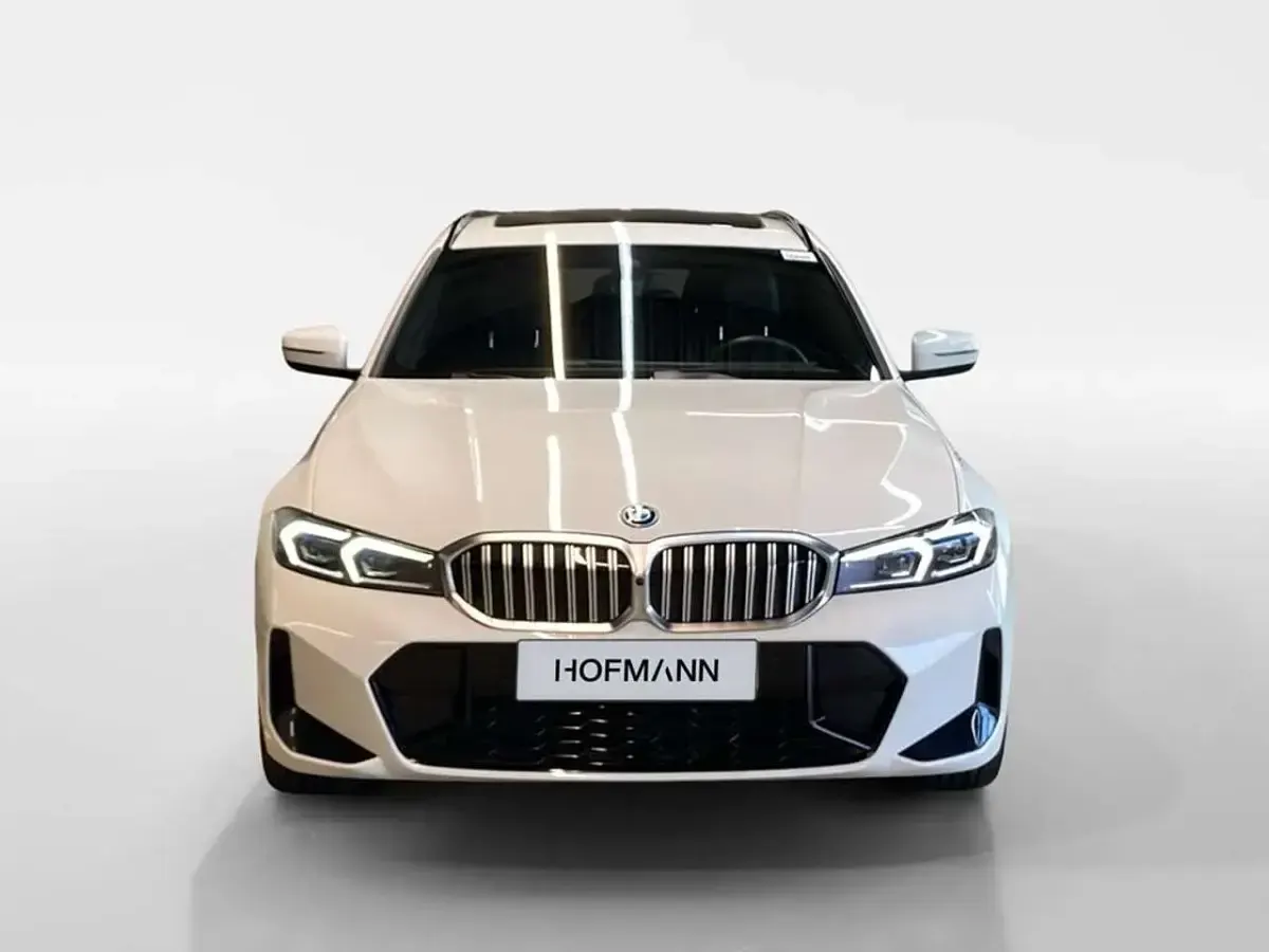 Gebraucht BMW 330e M Sport 292 PS (214 kW) 2025 Weiß Kombi