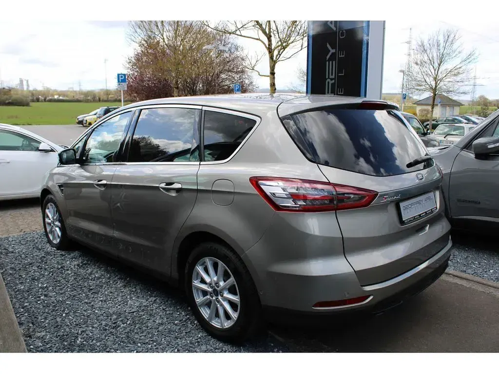 Gebraucht Ford S-MAX Titanium 150 PS (110 kW) 2017 Grau Van / Kleinbus