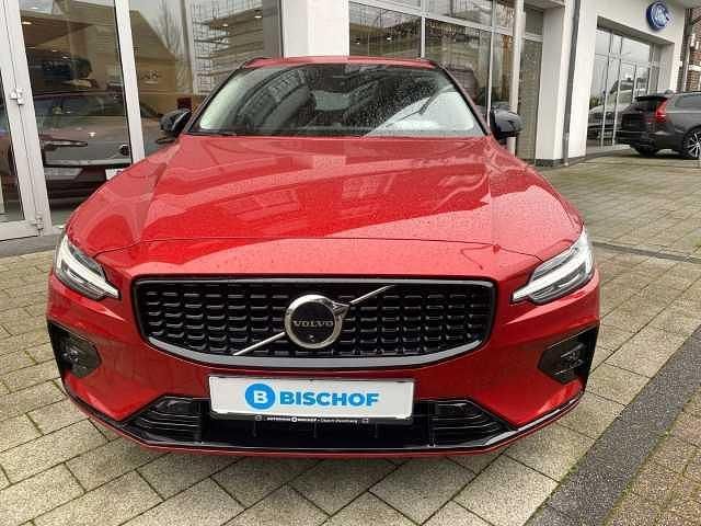 Gebraucht Volvo V60 145 PS (106 kW) 2025 Kombi