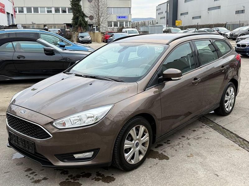 Gebraucht Ford Focus Business Edition 120 PS (88 kW) 2017 Braun Limousine