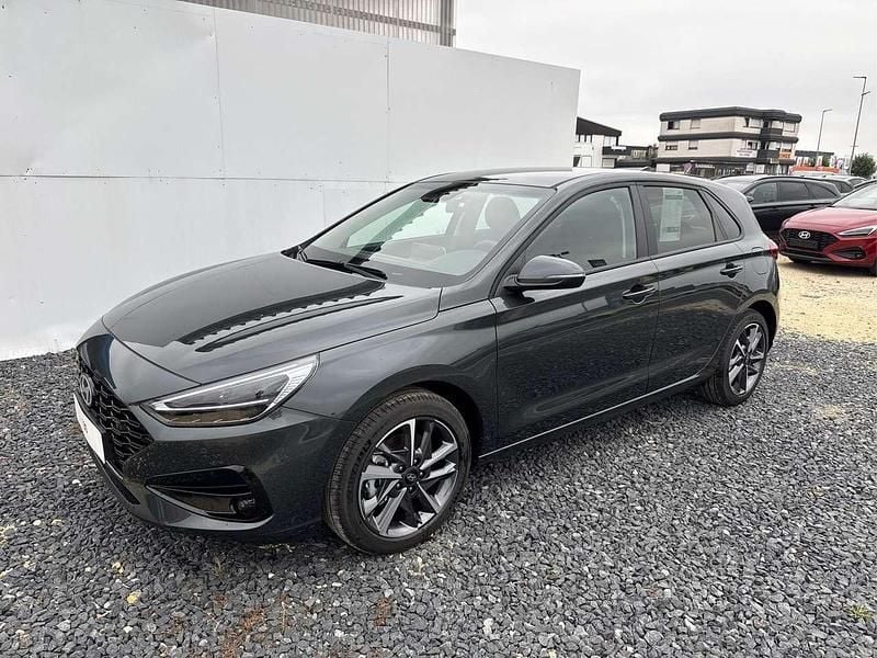 Cypress green t2p Neu 2025 Hyundai i30 Edition Limousine | 21.780 € (Fairer Preis) - Bild 1/4