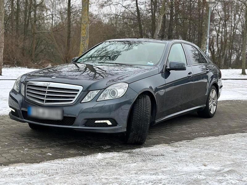 Gebraucht Mercedes E350 231 PS (169 kW) 2009 Grau Limousine