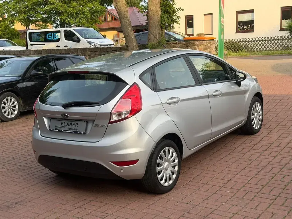 Gebraucht Ford Fiesta Trend 80 PS (58 kW) 2017 Silber Kleinwagen