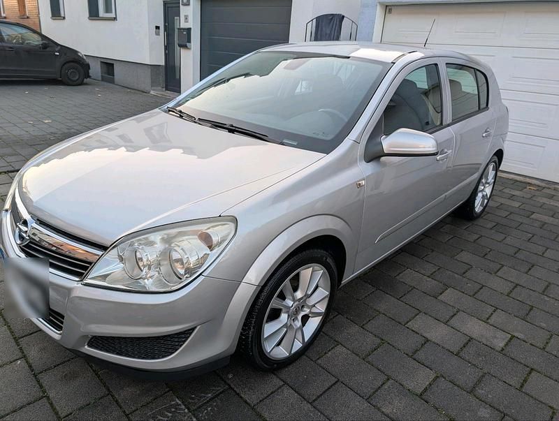 Gebraucht Opel Astra 90 PS (66 kW) 2007 Silber Kleinwagen