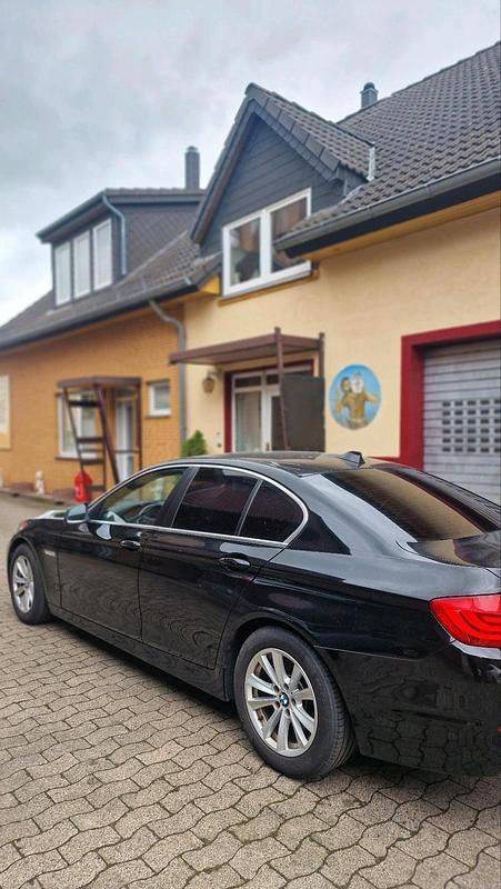 Używany BMW 520 184 KM (135 kW) 2011 Czarny Sedan/Limuzyna
