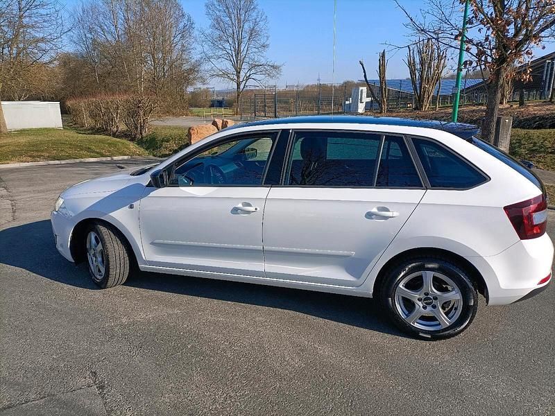 Gebraucht Skoda Rapid 90 PS (66 kW) 2014 Weiß Kleinwagen