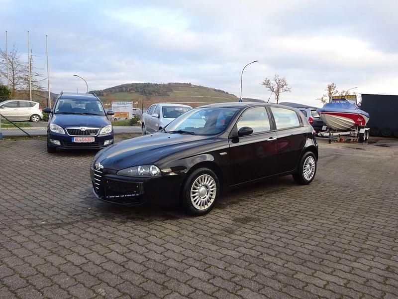 Gebraucht Alfa Romeo 147 105 PS (77 kW) 2007 Schwarz Kleinwagen