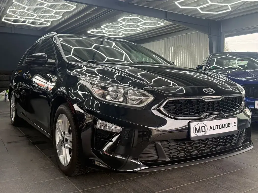Second-hand Kia Ceed 140 CP (102 kW) 2018 Negru Hatchback