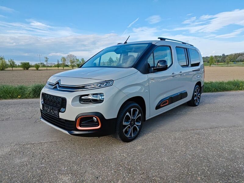 Grau Gebraucht 2019 Citroën Berlingo XTR Van / Kleinbus | 19.490 € (Etwas zu teuer) - Bild 1/4