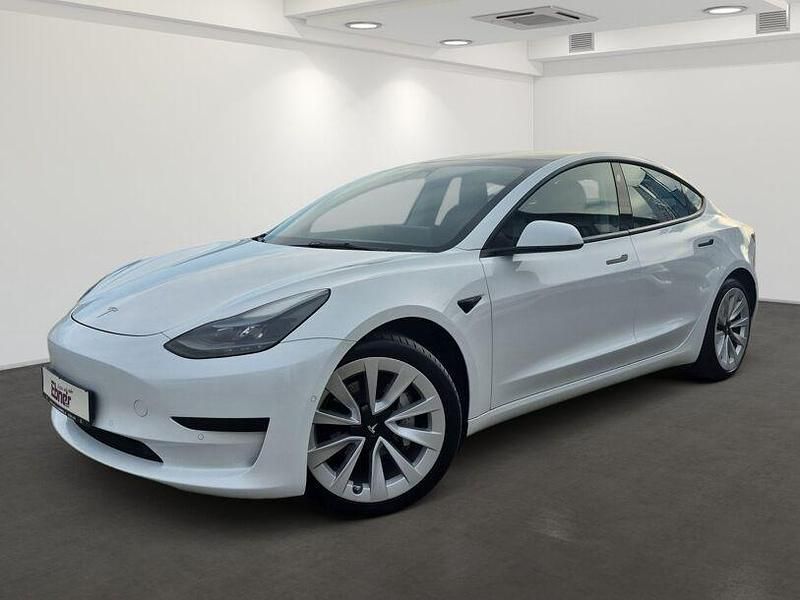 Gebraucht Tesla Model 3 239 kW (325 PS) 2021 Sonderlackierung perlweiß Limousine