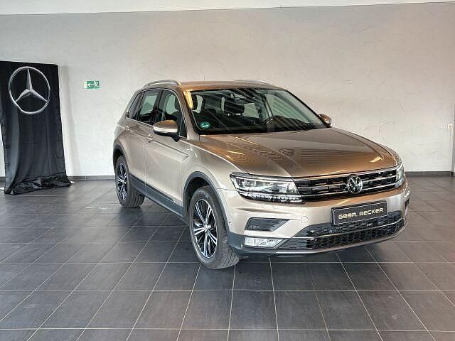 Titanium beige Gebraucht 2017 VW Tiguan Highline SUV | 22.850 € (Guter Preis) - Bild 1/4