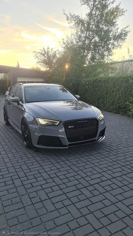 Grau Gebraucht 2015 Audi RS3 Limousine | 43.900 € (Teuer) - Bild 1/4