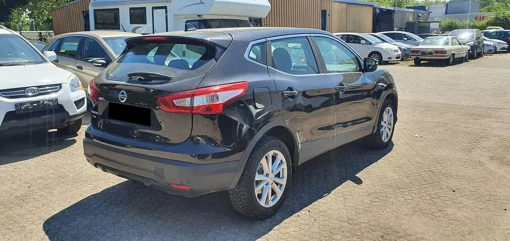 Gebraucht Nissan Qashqai 116 PS (85 kW) 2014 Schwarz SUV